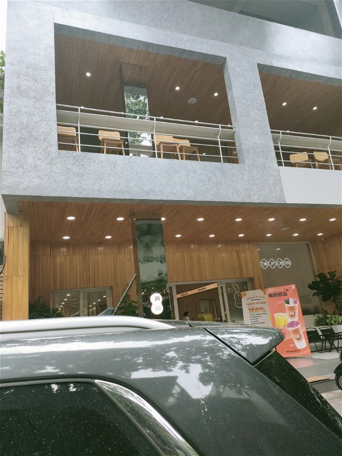 Bán nhà mặt đường Lạc Long Quân, quận Tây Hồ 69m² giá 43.9 tỷ - Thiết kế hiện đại, vị trí đắc địa!