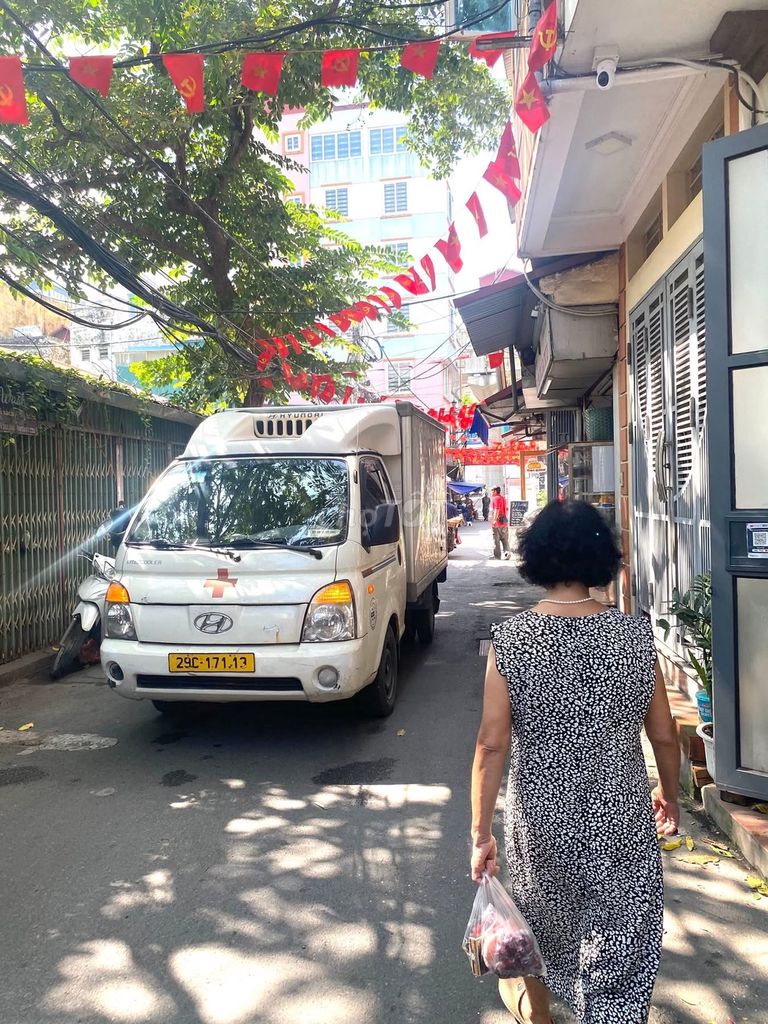 Nhà phố Cầu Giấy 90m² giá 19 tỷ - Đầu tư sinh lời ngay lập tức!