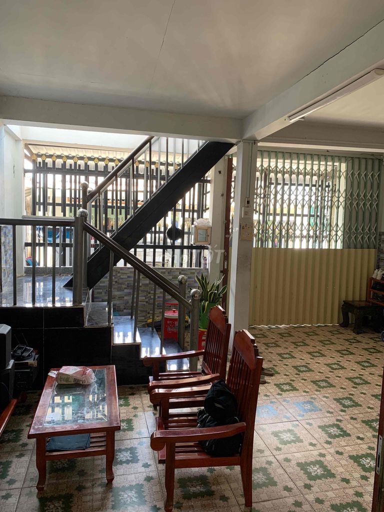 Nhà 2 mặt tiền tại Năm Căn, Cà Mau 185m² giá 15 triệu - Thuận lợi mở văn phòng, cửa hàng!