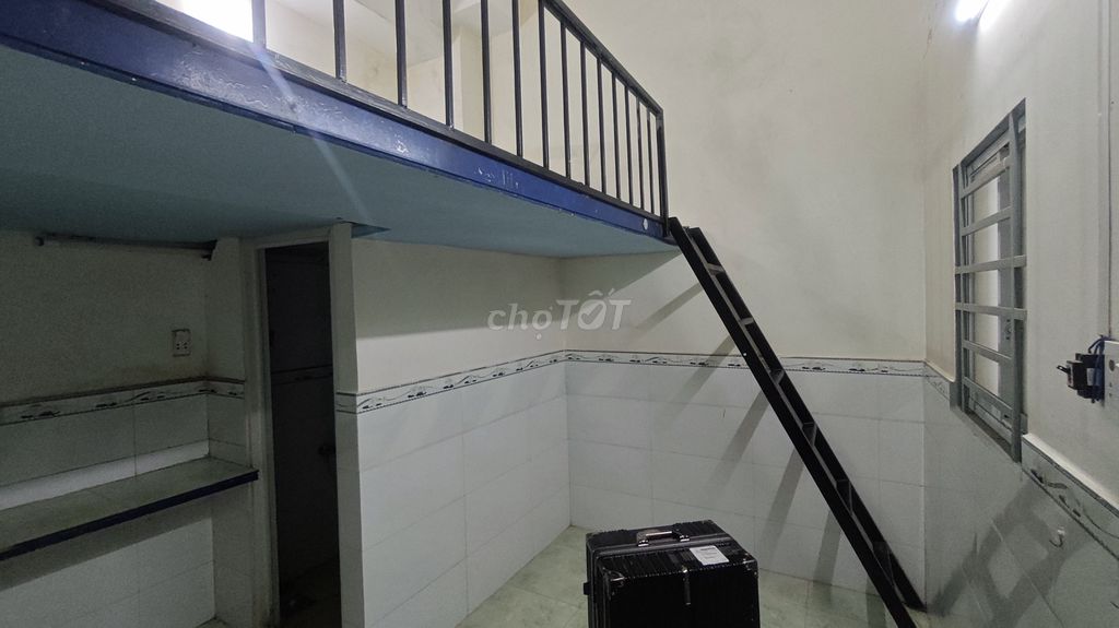 Phòng cho thuê tại Quận Tân Phú 10m² chỉ 3.2 triệu - Giảm giá gấp!