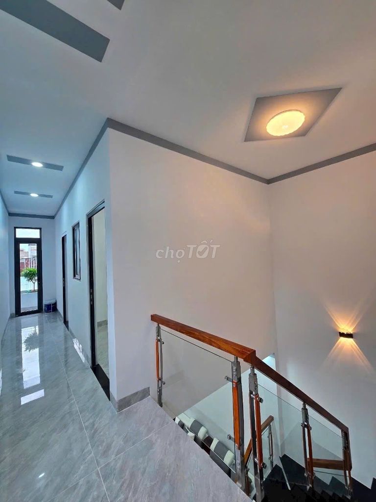 Nhà 2 lầu 80m² tại Đại lộ Hùng Vương 1.62 tỷ - Sẵn sàng vào ở ngay!