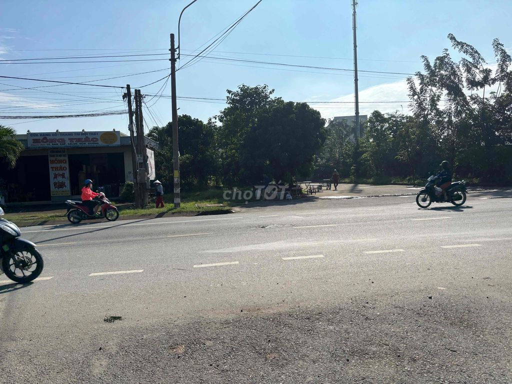 Đất 2 mặt tiền xã Qui Đức, Bình Chánh 2275m² giá 7.9 tỷ - Đầu tư sinh lời tuyệt vời!