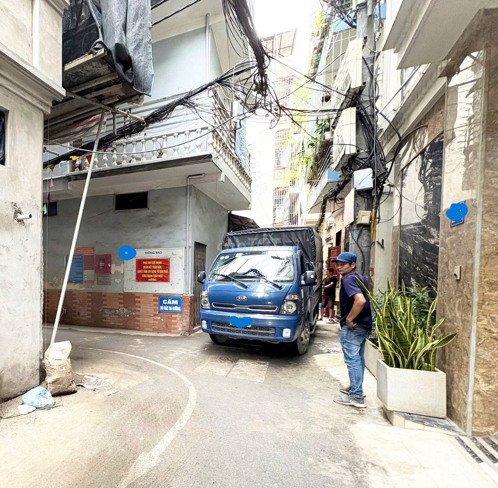 Nhà phố Khương Trung, 60m² giá 13.6 tỷ - Ô tô vào nhà, kinh doanh thuận lợi!