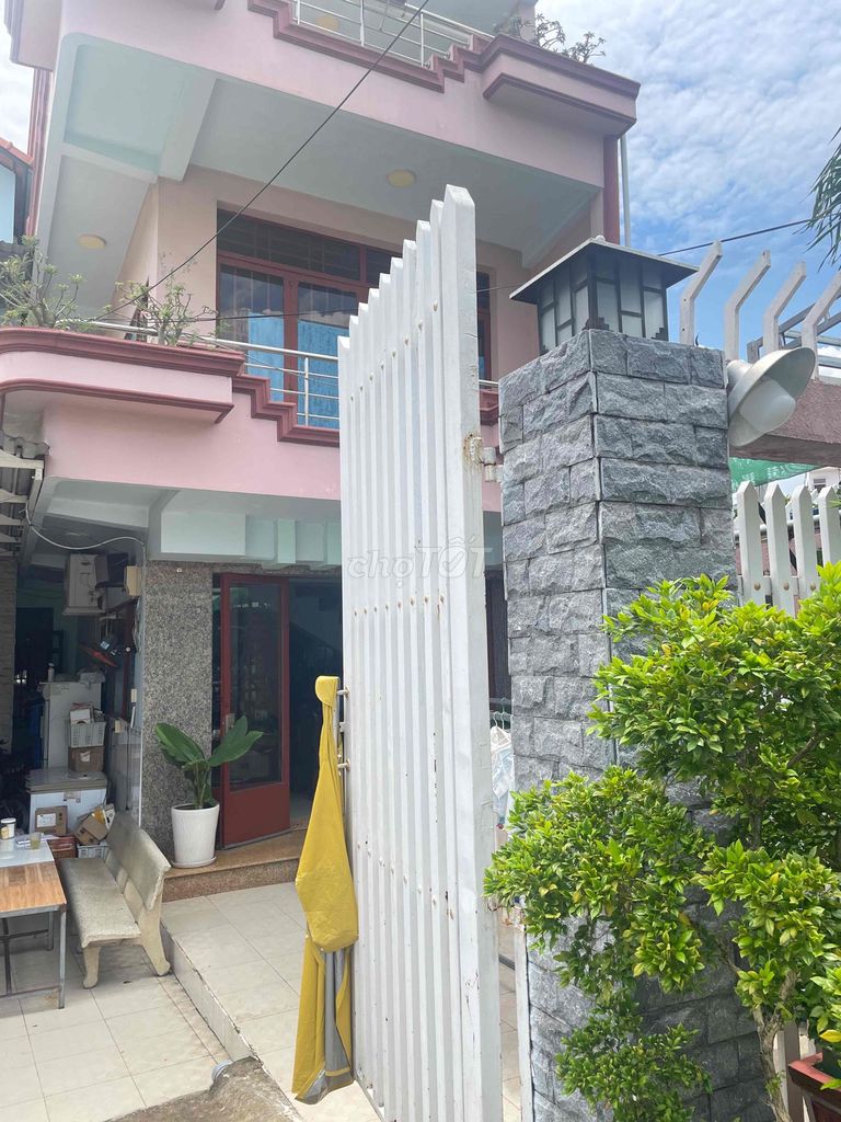 Nhà mặt tiền hẻm xe hơi 378m², 3 tầng kiên cố, đường Huỳnh Tấn Phát - Giá tốt chính chủ!