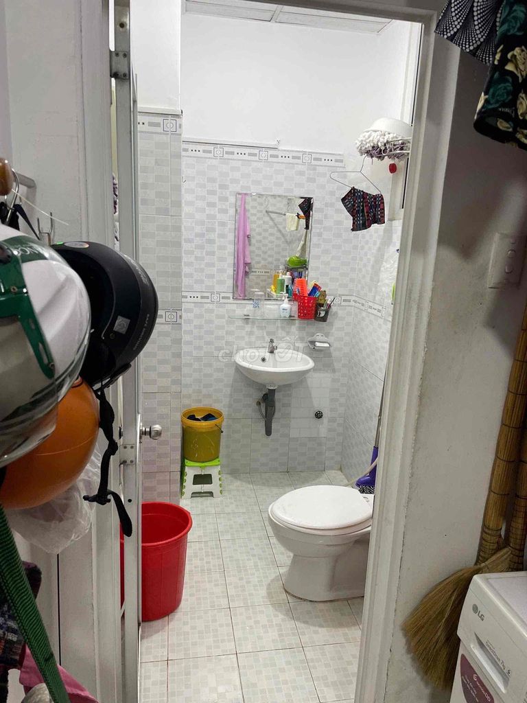 Căn hộ chung cư Tân Phú 62m² giá 8,5 triệu - Thiết kế thông thoáng, an ninh tốt!