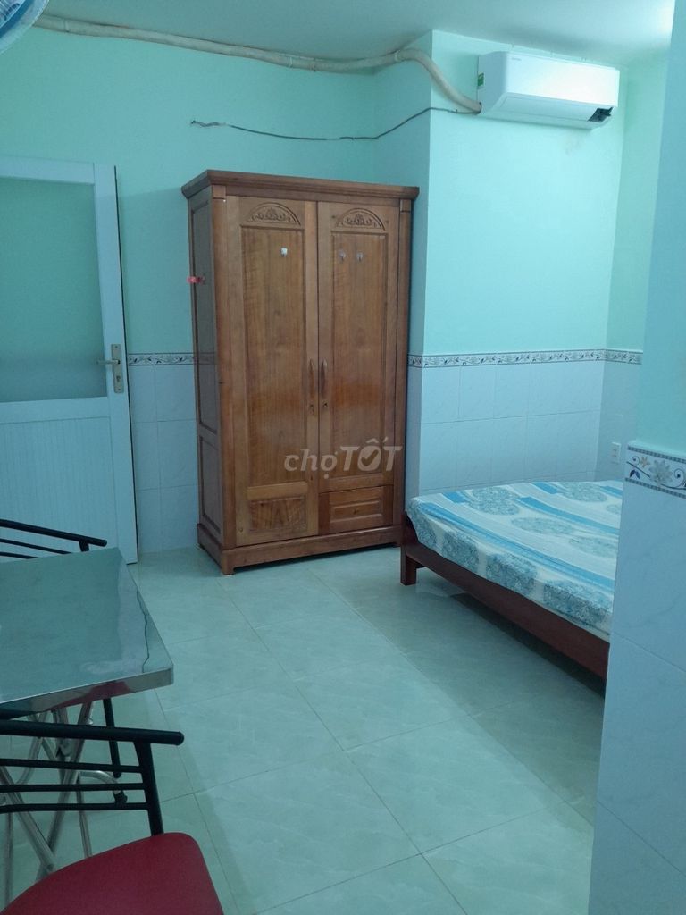 Cho thuê phòng 22m² tại Quận Tân Bình - Máy lạnh, sạch sẽ, thoáng mát