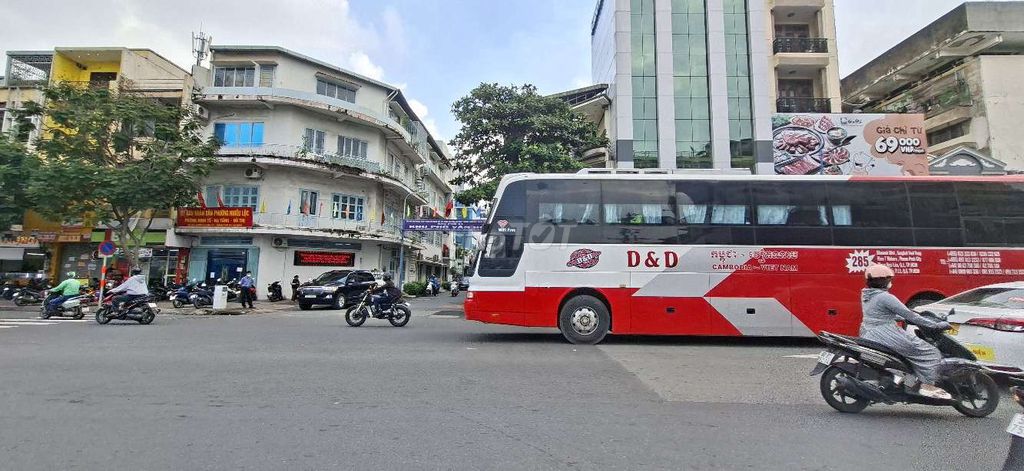 Đất mặt tiền bờ kè Hoàng Sa - Trường Sa quận 3, 50m² giá 8.5 tỷ - Cửa hậu tài lộc