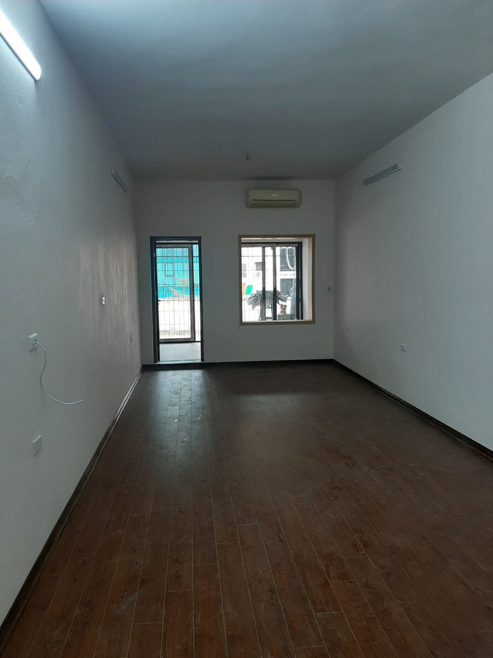 Căn hộ tập thể tầng 5 phố Yên Lãng, Đống Đa 50m² giá 6.5 triệu - Sẵn sàng vào ở!