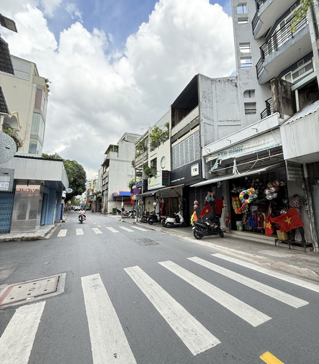 Nhà 3 tầng mặt tiền Nguyễn Trọng Tuyển, Tân Bình 75m² giá 15.6 tỷ - Kinh doanh thuận lợi!