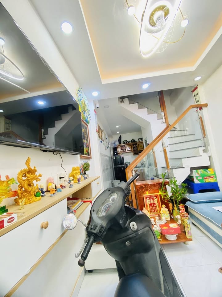 Nhà đẹp Bình Hưng Hoà, Bình Tân 22m² giá chỉ 2.97 tỷ - Đường 5m ô tô vào tận nơi!