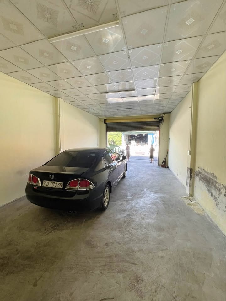 Nhà cho thuê kinh doanh mặt tiền đường Nguyễn Tất Thành 120m² giá 10 triệu - Đường lớn đông đúc!