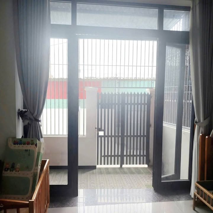 Nhà 2 tầng 2 mặt tiền đường Phước Long 61.1m² giá 3.3 tỷ - Tiện ích đầy đủ, cách biển 1km!