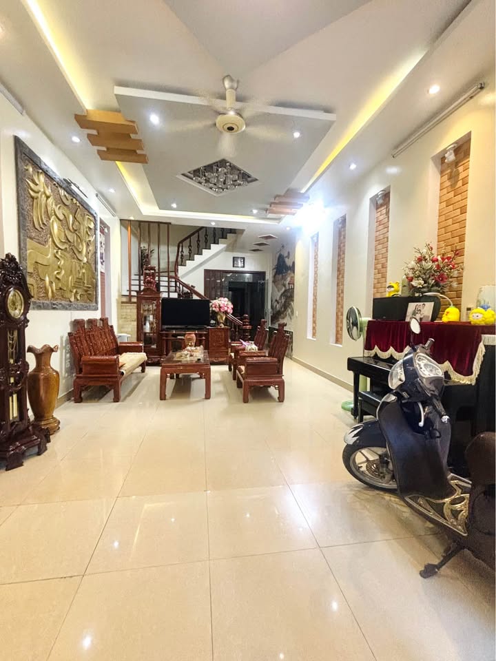 Nhà cho thuê 4 tầng khu đô thị Trần Hưng Đạo, Thái Bình - Full nội thất, chỉ việc vào ở!