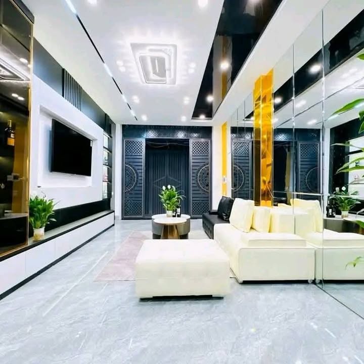 Bán nhà mặt phố Hàm Nghi, 38m², 11 tỷ - Nhà mới hiện đại, tiện ích đầy đủ!