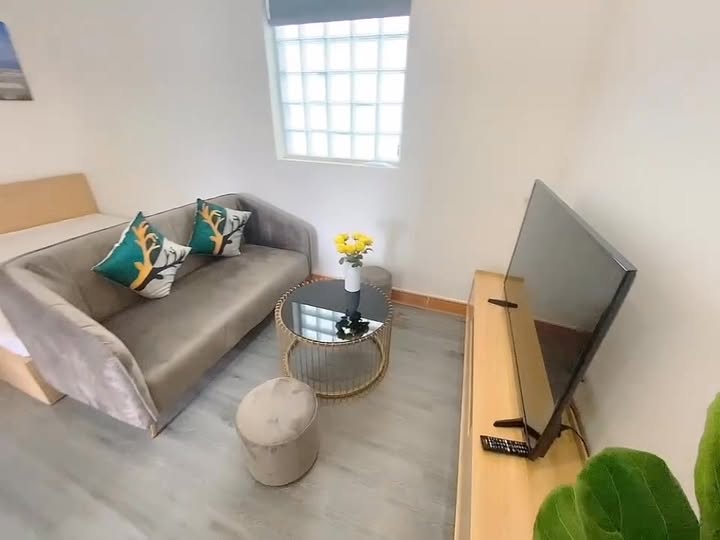 Căn hộ cho thuê ngõ 2 Linh Lang, Ba Đình - Full nội thất, an ninh tốt!