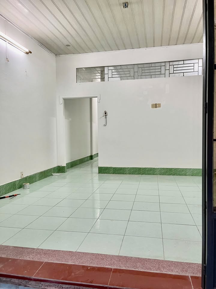 Nhà cho thuê hẻm 30/4, phường Tân An 90m² giá 5.5 triệu - Nội thất đầy đủ!