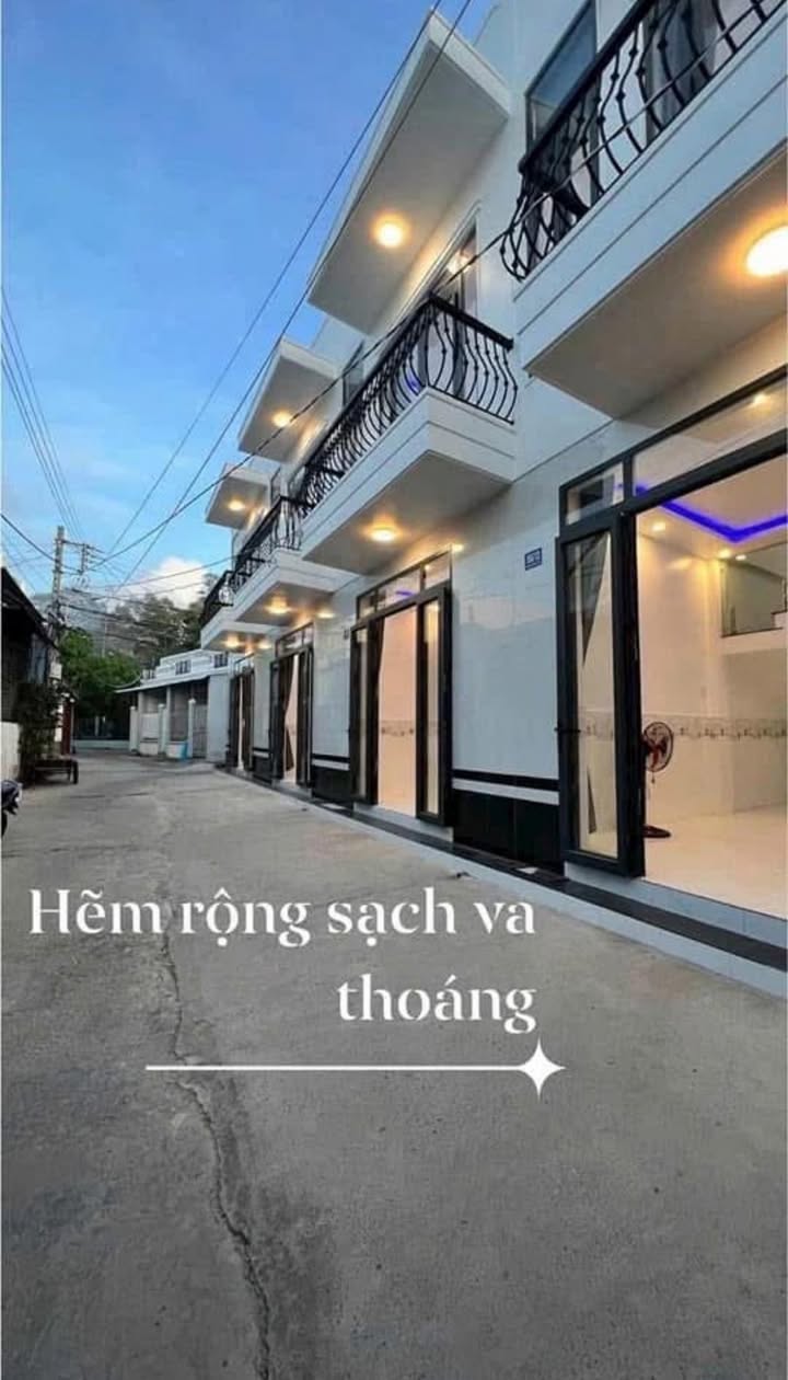 Nhà cho thuê hẻm ô tô đường Nguyễn Chí Thanh, 2 tầng, giá 4.5 triệu - Không thể bỏ lỡ!