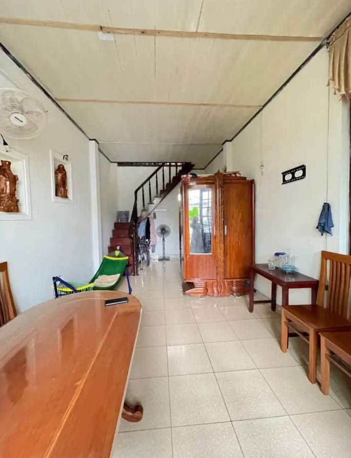 Nhà 2 tầng mặt kiệt ô tô đường Trần Cao Vân, Thanh Khê 40m² giá 2.7 tỷ - Tiện nghi đầy đủ, vị trí trung tâm!