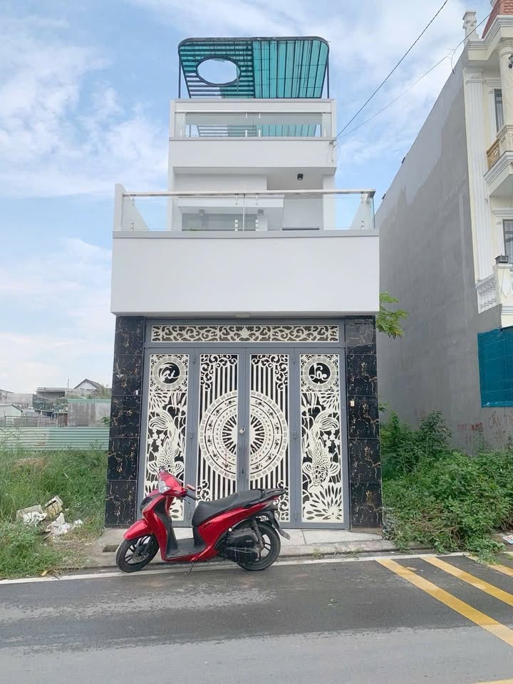 Nhà mặt tiền ĐT 743, Dĩ An 82m² giá 5.5 tỷ - Đầu tư sinh lời!