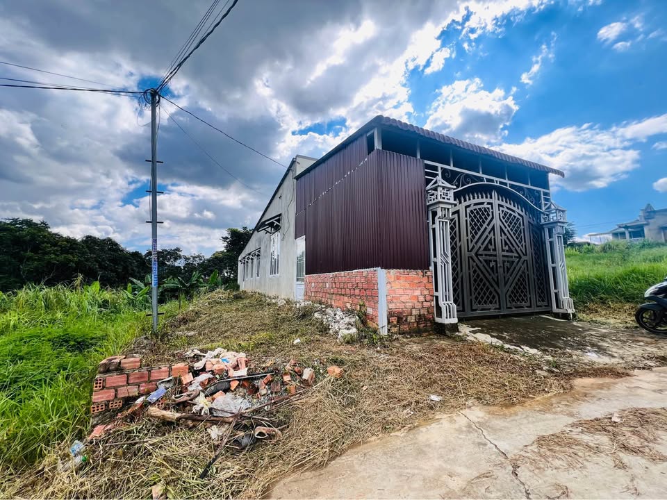 Nhà ngộp Lâm Hà 232m² giá 1.2 tỷ - Bán gấp chính chủ!