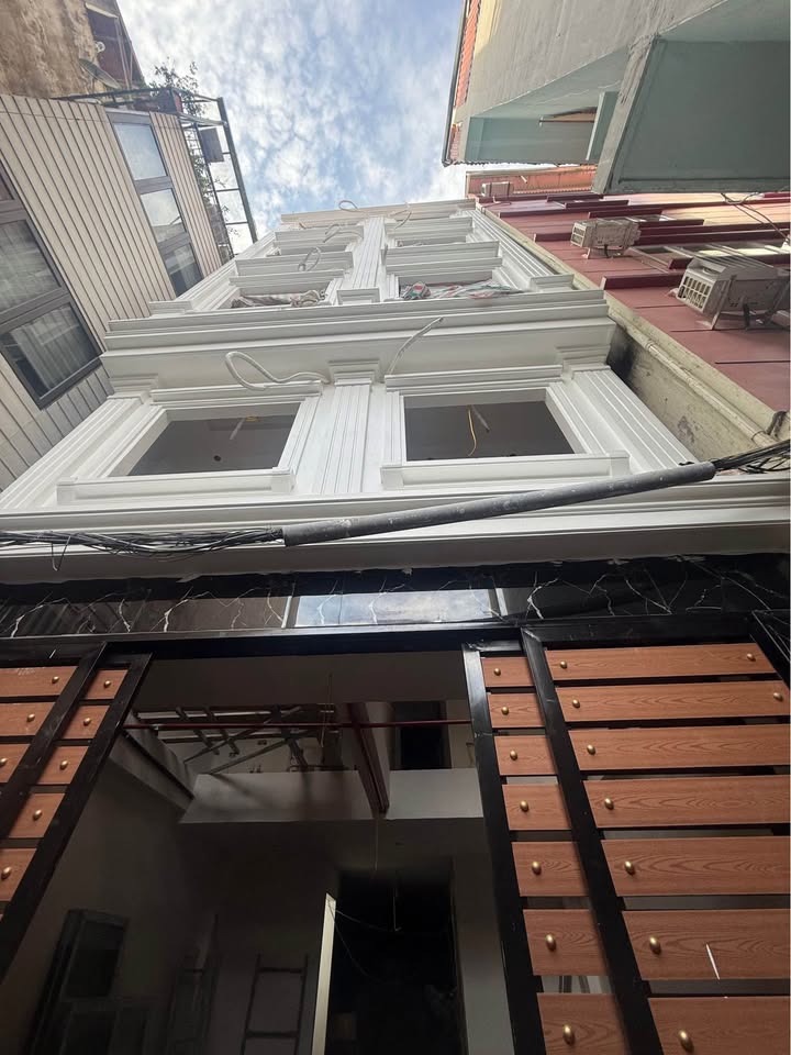 Nhà phố 7 tầng Khâm Thiên 55m² giá 13 tỷ - Dòng tiền ổn định 70 triệu/tháng!