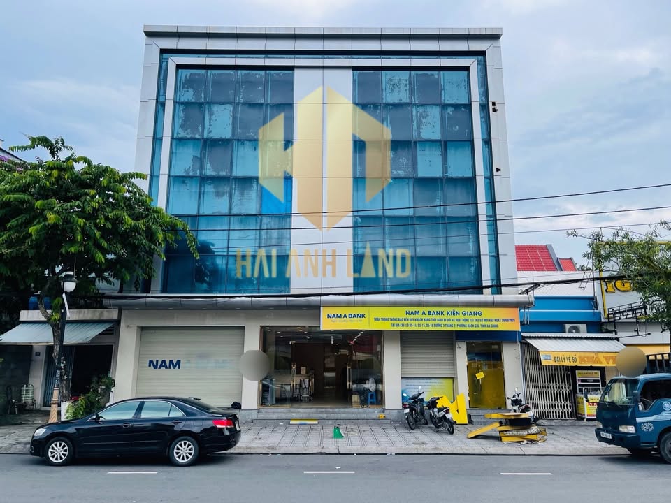 Cho Thuê Nhà Kinh Doanh Mặt Tiền Trần Phú, Rạch Giá 300m² - Vị trí đắc địa gần chợ 30/4!