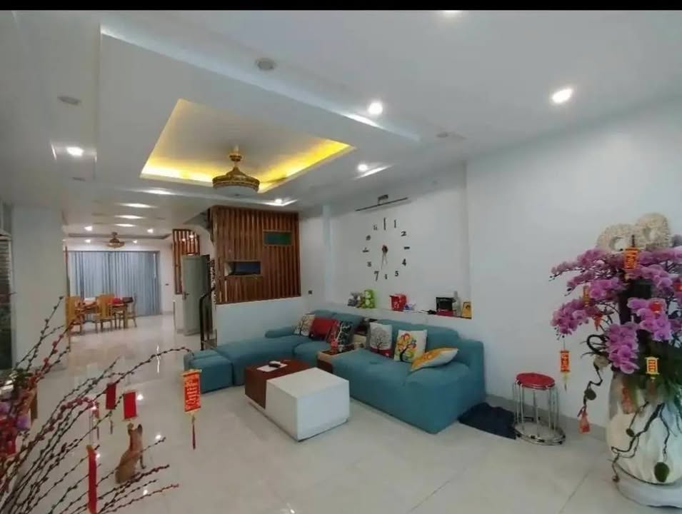 Bán gấp nhà 5 tầng mặt đường Nguyễn Công Trứ 108m² giá 12 tỷ - Nhà đẹp, nội thất hiện đại!