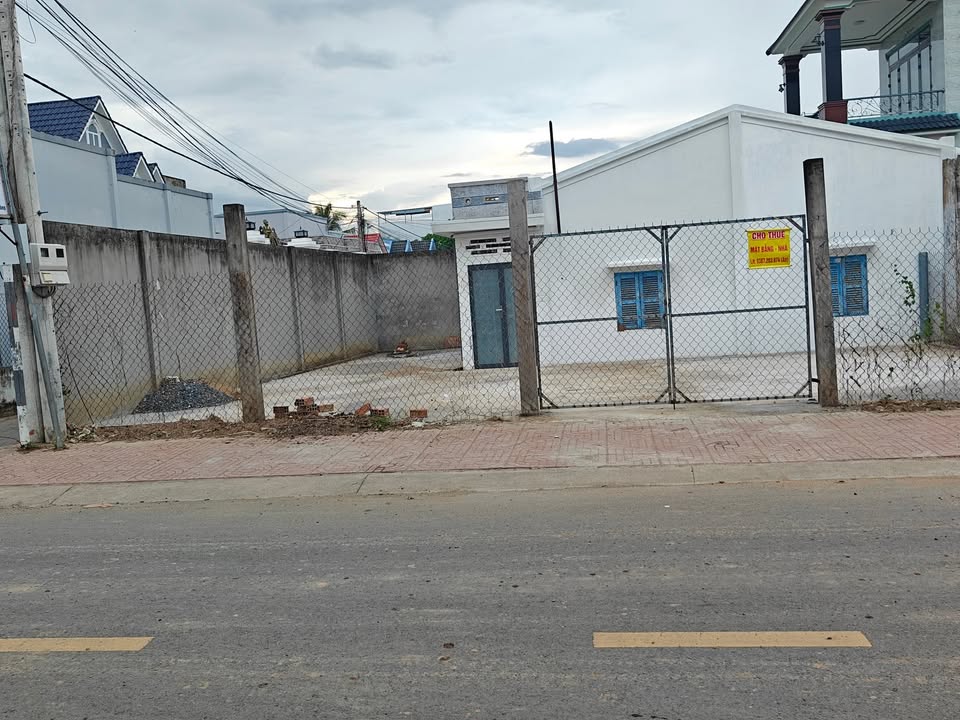 Cho thuê nhà mặt bằng Lô 4, ấp Kim Liên, 162m² - Vị trí đắc địa ngay trung tâm!