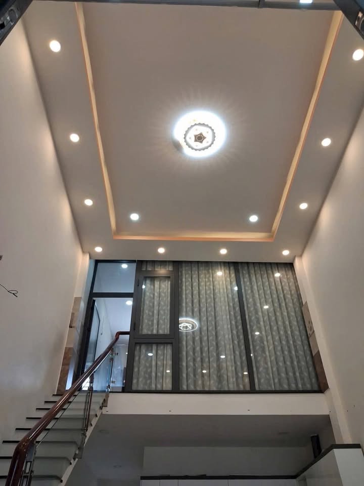 Nhà lầu mới xây cho thuê 140m² - Bà Điểm, Hóc Môn - Giá 9 triệu/tháng