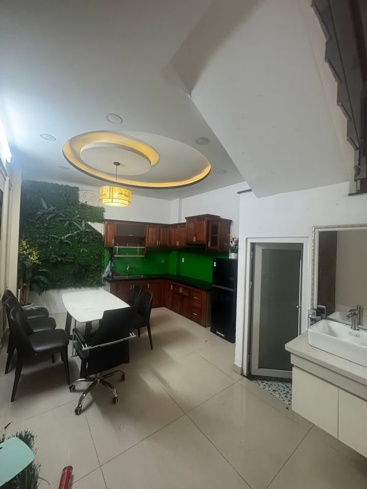 Nhà nguyên căn cho thuê đường số 18, phường 8, quận Gò Vấp 52m² giá 15 triệu - Tiện nghi đầy đủ, phù hợp kinh doanh!