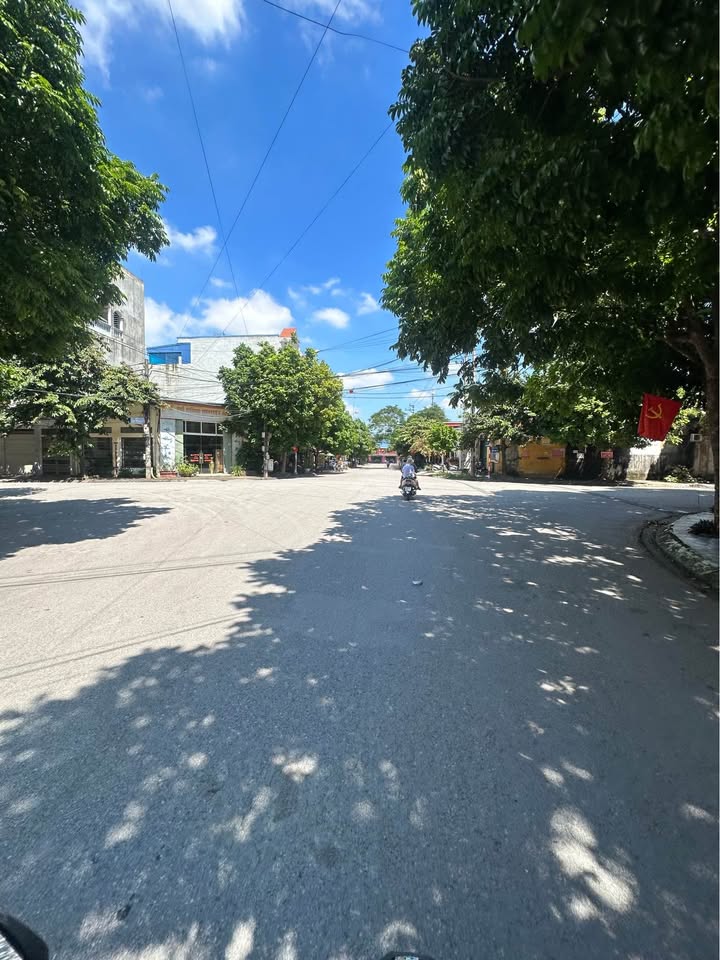 Nhà 1.5 tầng mặt đường Ngô Gia Khảm, 64m² giá 3.999 tỷ - Cơ hội đầu tư hấp dẫn!