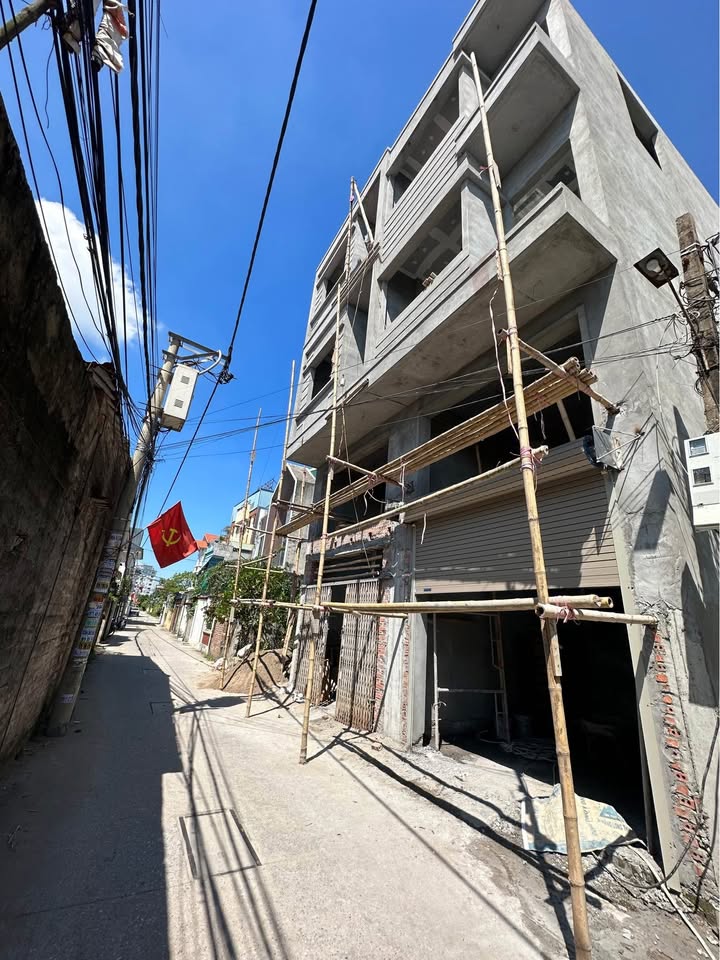 Nhà 4 tầng mặt ngõ 660 đường Văn Cao, TP Nam Định, 50m² giá 2.95 tỷ - Đầu tư sinh lời hấp dẫn!