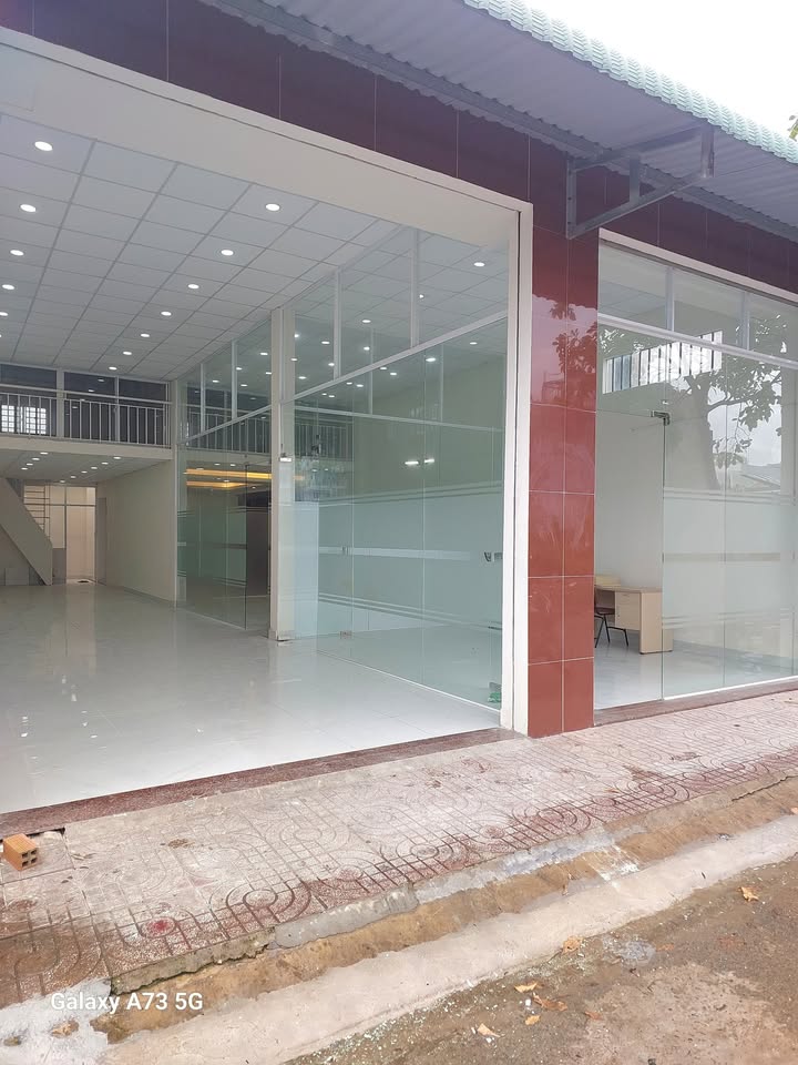 Nhà cho thuê tại Quận 2, 220m² giá 35 triệu - Phù hợp làm văn phòng!
