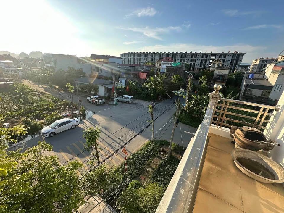 Nhà 3 tầng mặt đường Nguyễn Hữu An, Ninh Tiến 80m² giá chỉ 10 tỷ - Khu vực sầm uất!