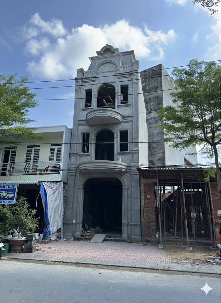 Nhà 3 tầng tại đường Xuân Hồng, Bình Thủy, Cần Thơ - Giá 4 tỷ, hoàn thiện đẹp!