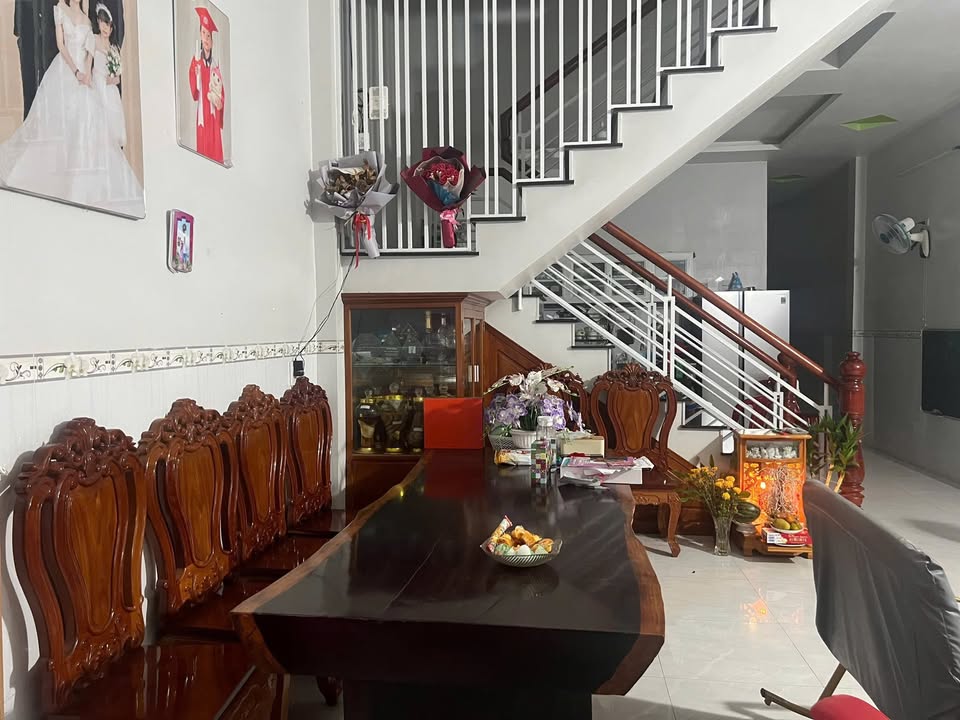 Nhà 2 tầng Phước Đồng Nha Trang 108.7m² giá 3.7 tỷ - Sổ đỏ chính chủ!