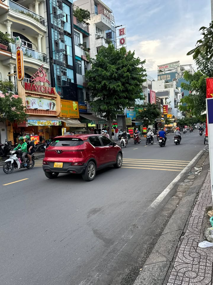 Nhà HXH Tân Sơn, Tân Bình 80m² giá 6.3 tỷ - Đầu tư sinh lời 10-15%!