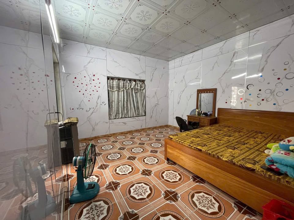 Nhà 2 tầng xóm Trung, Văn Cao 35m² giá 1.76 tỷ - Sổ đỏ chính chủ, về ở ngay!