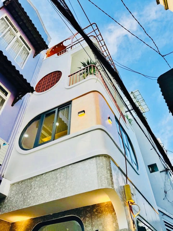 Nhà phố Nguyễn Cửu Vân, Bình Thạnh 100m² giá 6 tỷ - Full nội thất sang trọng!