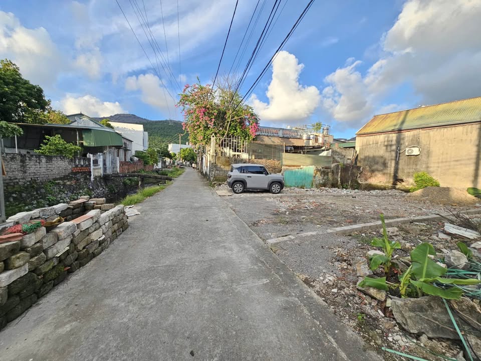 Đất nền Cẩm Đông 61m² giá 1 tỷ - Sổ đỏ chính chủ, pháp lý rõ ràng!