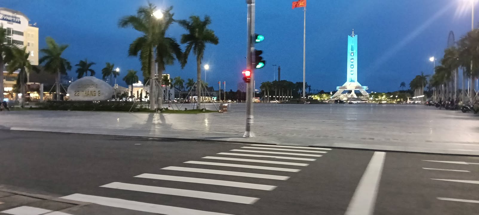 Nhà góc 2 tầng Núi Thành Đà Nẵng 60m² giá 5.85 tỷ - Ô tô vào tận nhà!