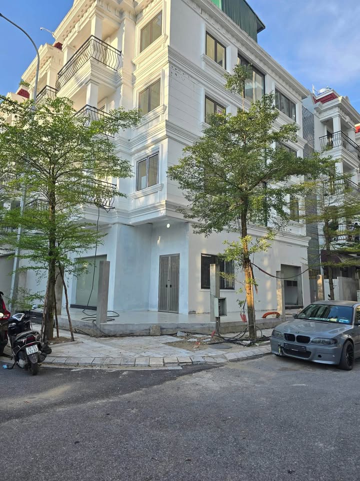 Shophouse cho thuê tại Rosetown 79, Hoàng Liệt, 179m² - Vị trí đắc địa, kinh doanh thuận lợi!