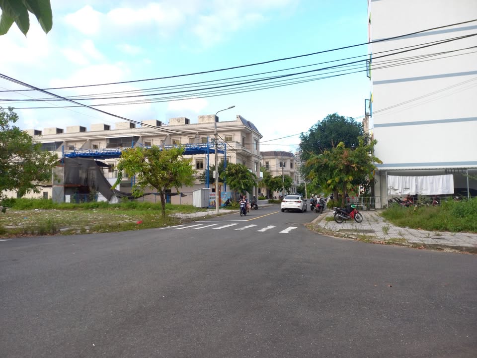 Đất nền lô góc 2 mặt tiền Nguyễn Thành Long, Đà Nẵng 134,5m² chỉ 6,8 tỷ - Cơ hội đầu tư tuyệt vời!