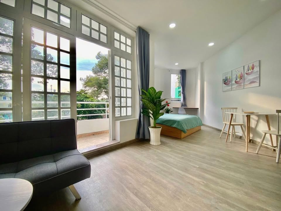 Căn hộ cho thuê Quận 10 45m² - Full nội thất, ban công thoáng đãng!