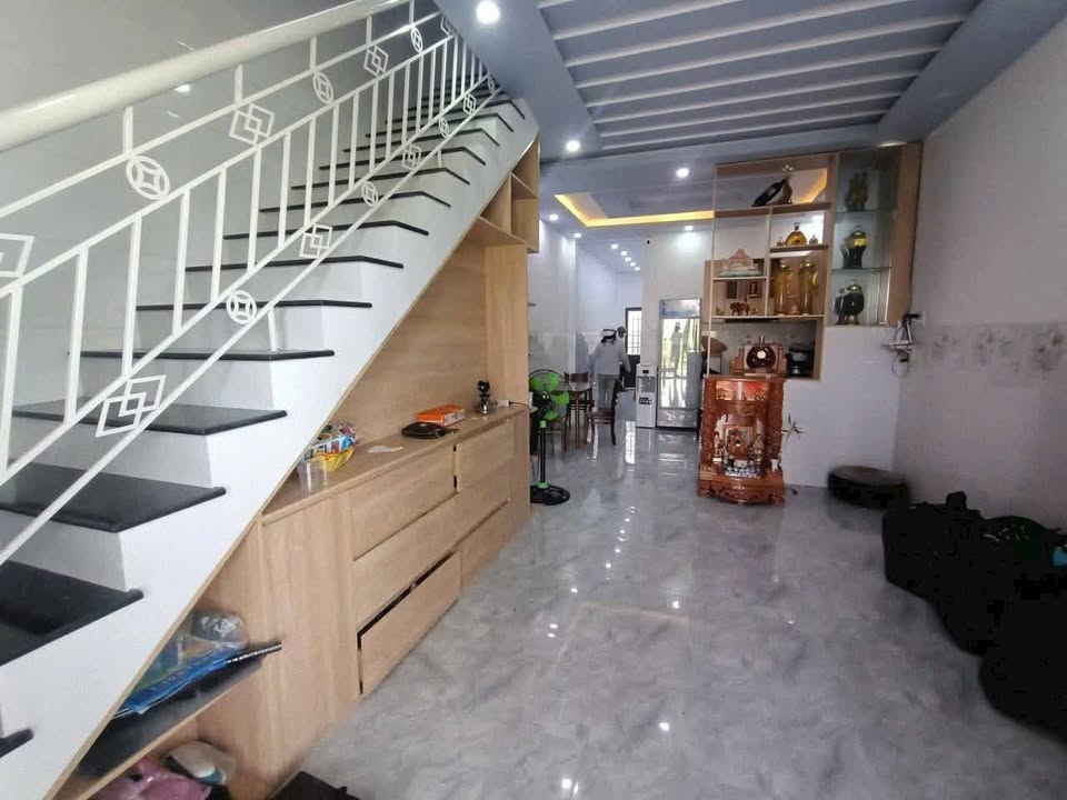 Nhà góc 3 mặt tiền Trà Vinh 171m² giá 2 tỷ - Sổ đỏ chính chủ, ô tô vào tận nhà!