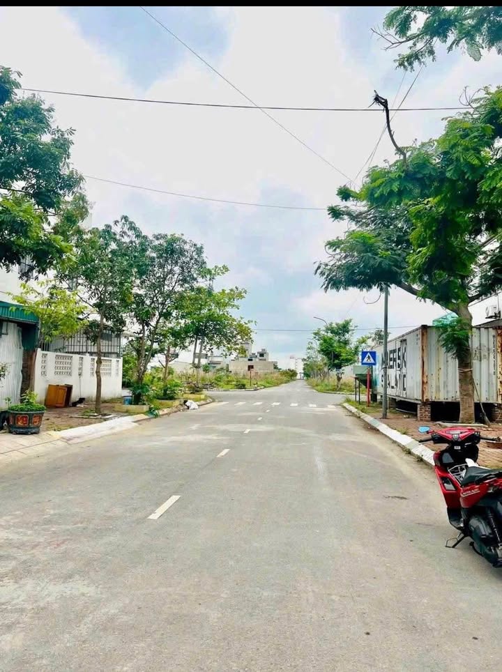 Đất nền Khu đô thị Cao Xanh - Hà Khánh B 96m² giá 2.8 tỷ - Cơ hội đầu tư hấp dẫn!