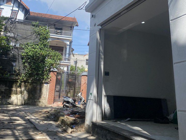 Nhà Dương Nội Hà Đông 30m² giá 5 tỷ - Thiết kế hiện đại, tiện ích đầy đủ!