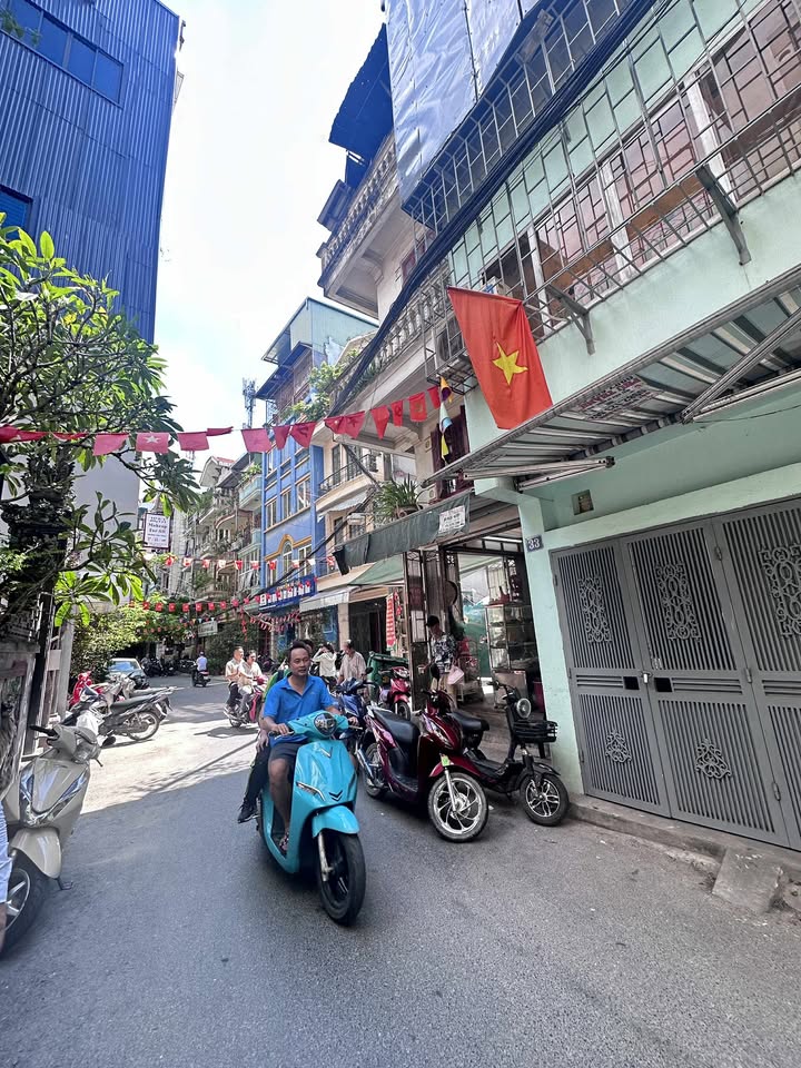 Nhà phố 5 tầng tại Văn Miếu 34m² giá 8 tỷ - Cơ hội đầu tư sinh lời