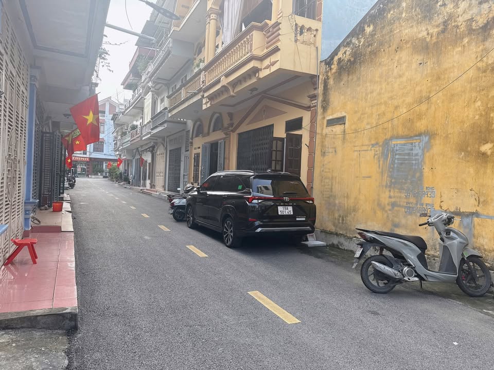 Đất Ngõ 75 Phan Chu Trinh Việt Trì 75.8m² giá 4.x tỷ - Đường nhựa thông thoáng!