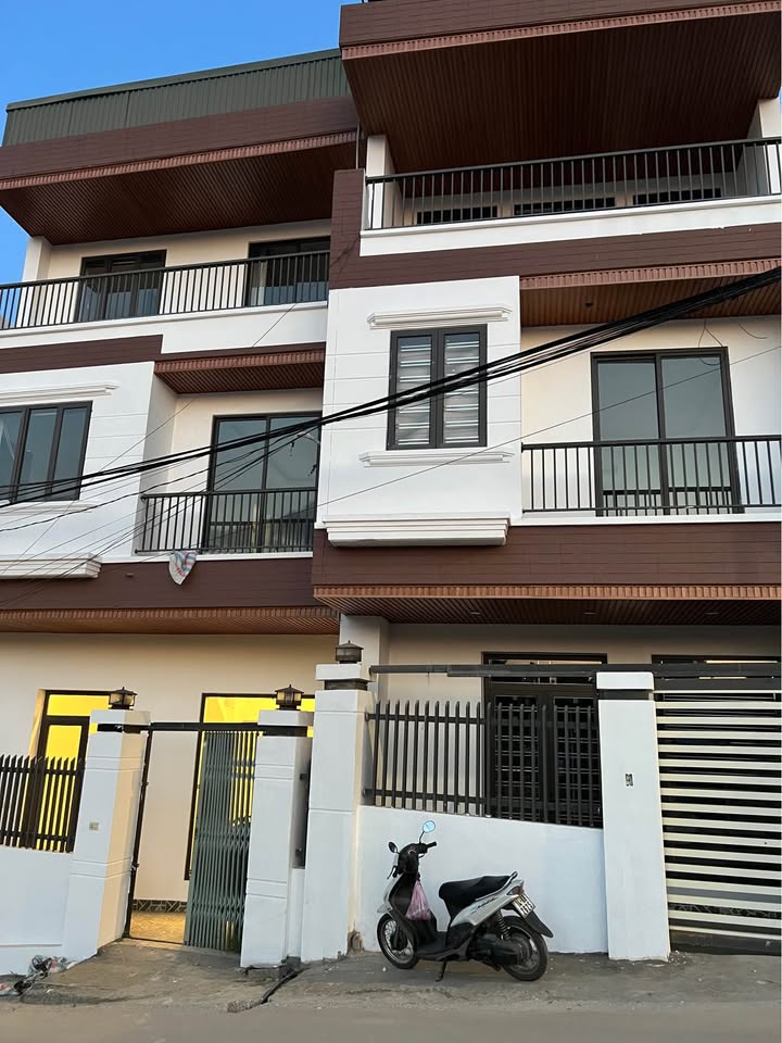 Nhà 3 tầng đường Hà Lầm, Hạ Long 56m² giá 4.1 tỷ - Kinh doanh thuận lợi!